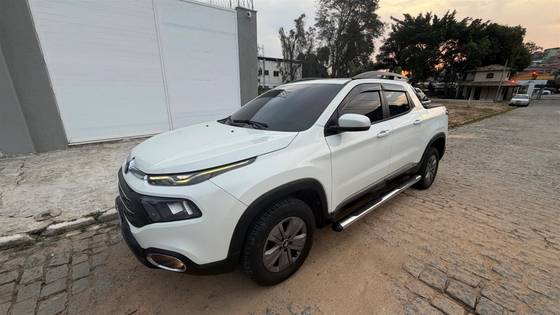 FIAT TORO 1.8 16V EVO FLEX FREEDOM AT6 FIAT TORO 1.8 16V EVO FLEX FREEDOM AT6